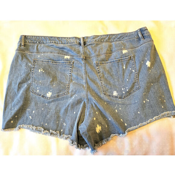 LANE BRYANT Mid-Rise Signature Fit Boyfriend Midi Bleach Dyed Size 28 - Picture 2 of 7